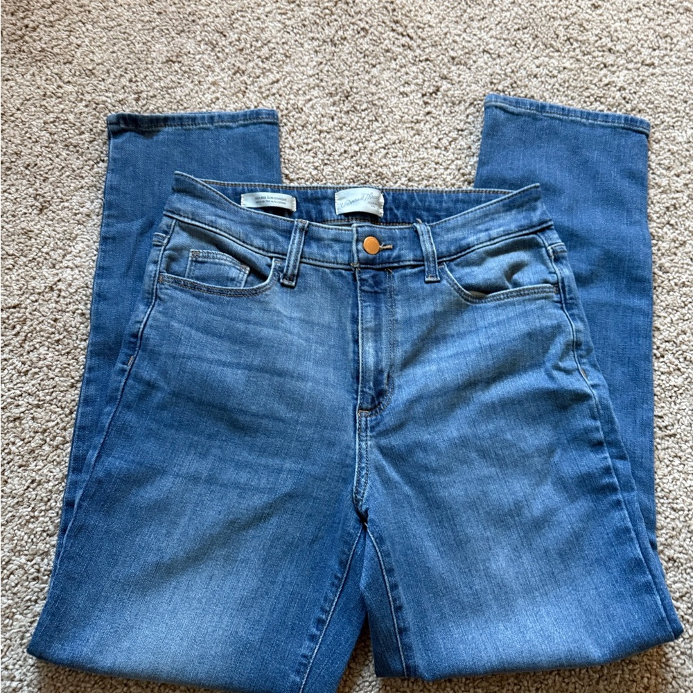 Universal Thread Women's Straight Leg Jeans in Blue